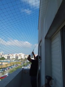 רשת נגד יונים למרפסת