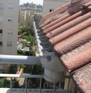 סליל קפיצי להרחקת יונים על גג