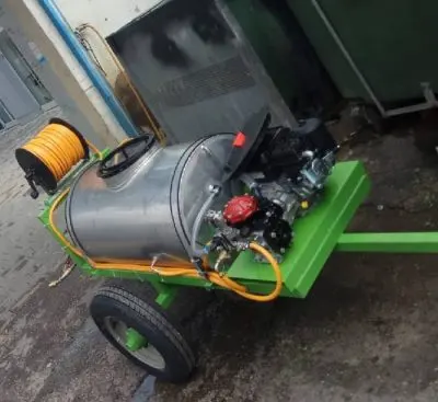 מכונה לריסוס